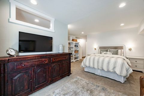 Tiny photo for 10637 S TOPVIEW RD W, South Jordan, UT 84095 (MLS # 2137578)