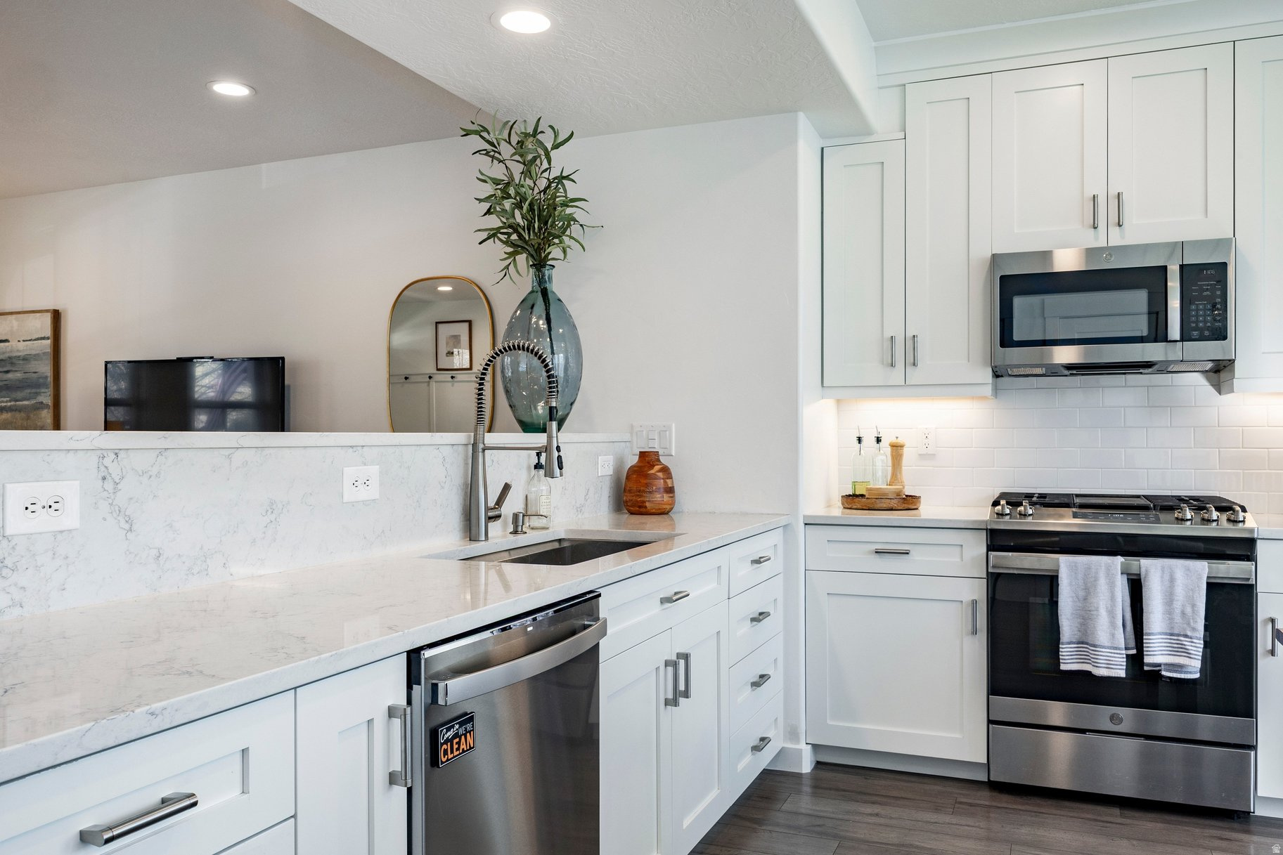 DAYBREAK - Residential