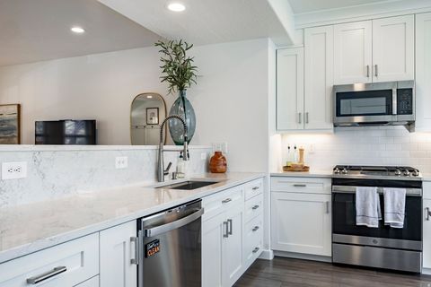 Tiny photo for 10637 S TOPVIEW RD W, South Jordan, UT 84095 (MLS # 2137578)