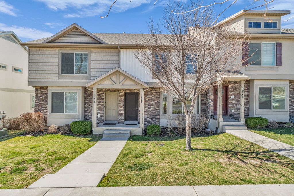 Photo of 927 N INDEPENDENCE AVE, Provo, UT 84604 (MLS # 2144736)