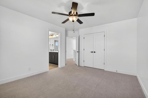Tiny photo for 1418 E HAYROCKS DR S, Saint George, UT 84790 (MLS # 2134227)