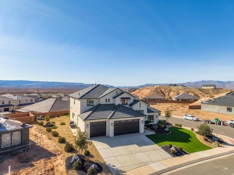 Tiny photo for 1418 E HAYROCKS DR S, Saint George, UT 84790 (MLS # 2134227)