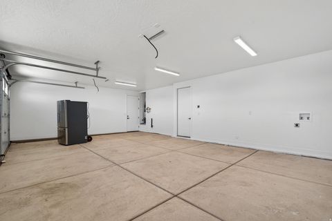 Tiny photo for 1418 E HAYROCKS DR S, Saint George, UT 84790 (MLS # 2134227)