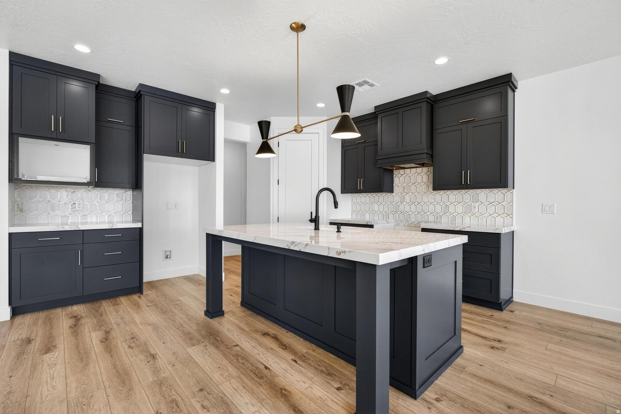 WHITE CANYON - Residential