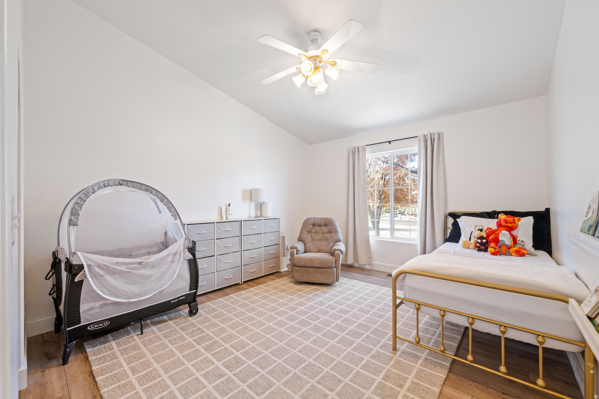 COUNTRY LANE EST - Residential