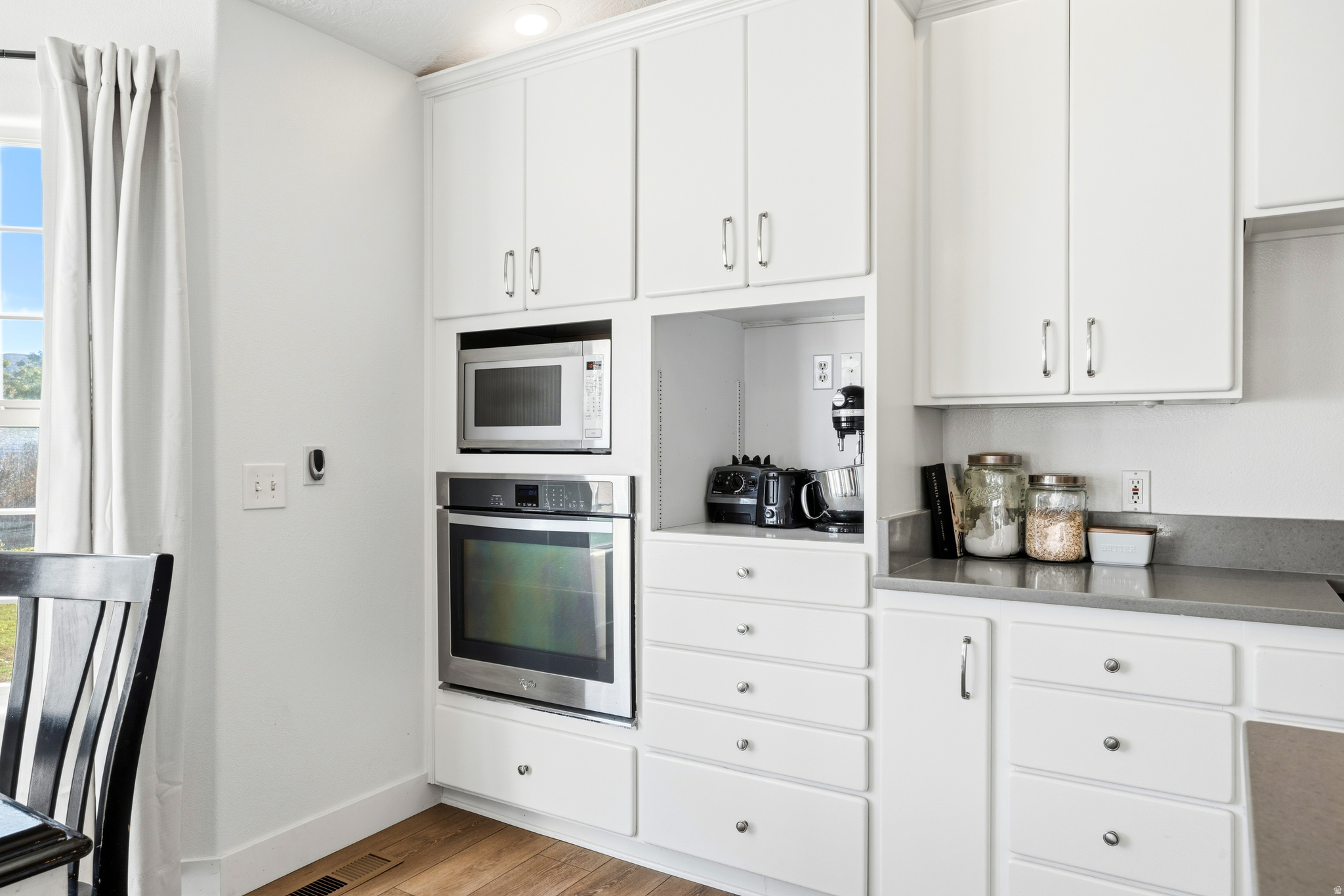 COUNTRY LANE EST - Residential