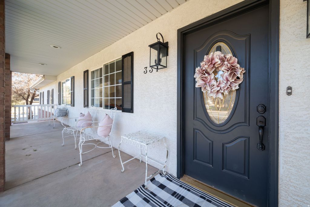 Photo of 331 S 1230 W, Hurricane, UT 84737 (MLS # 2126310)