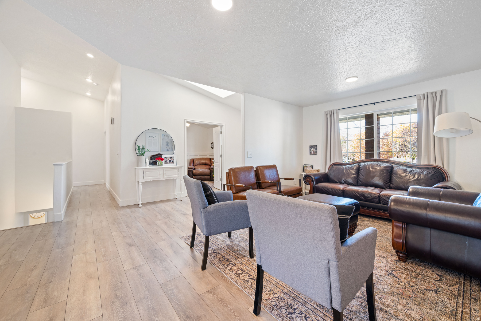 COUNTRY LANE EST - Residential