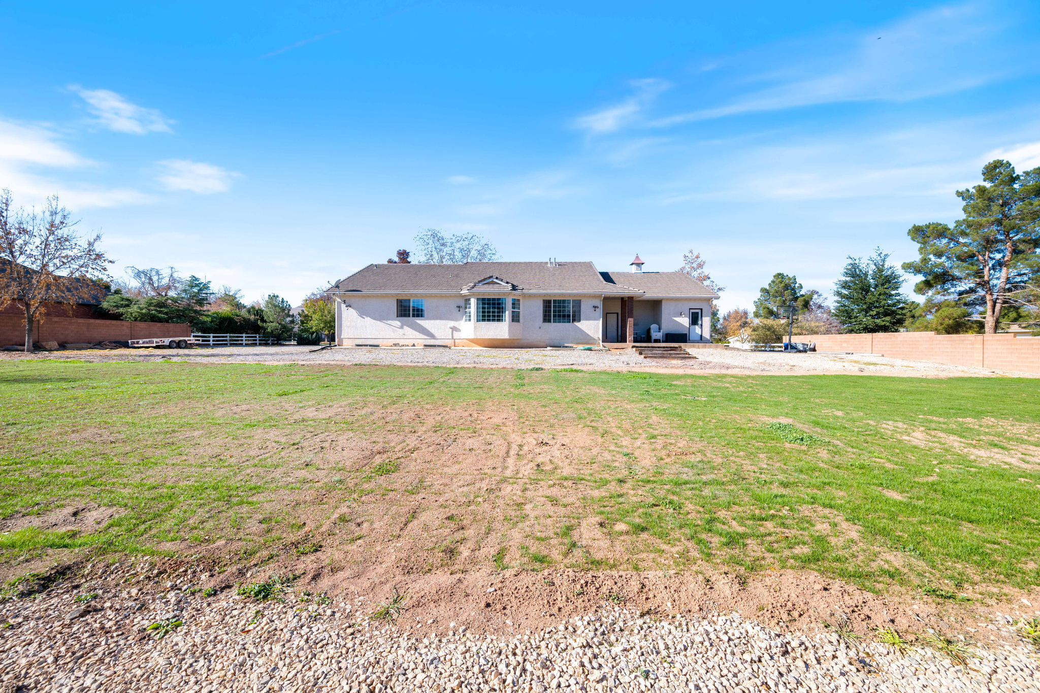 COUNTRY LANE EST - Residential