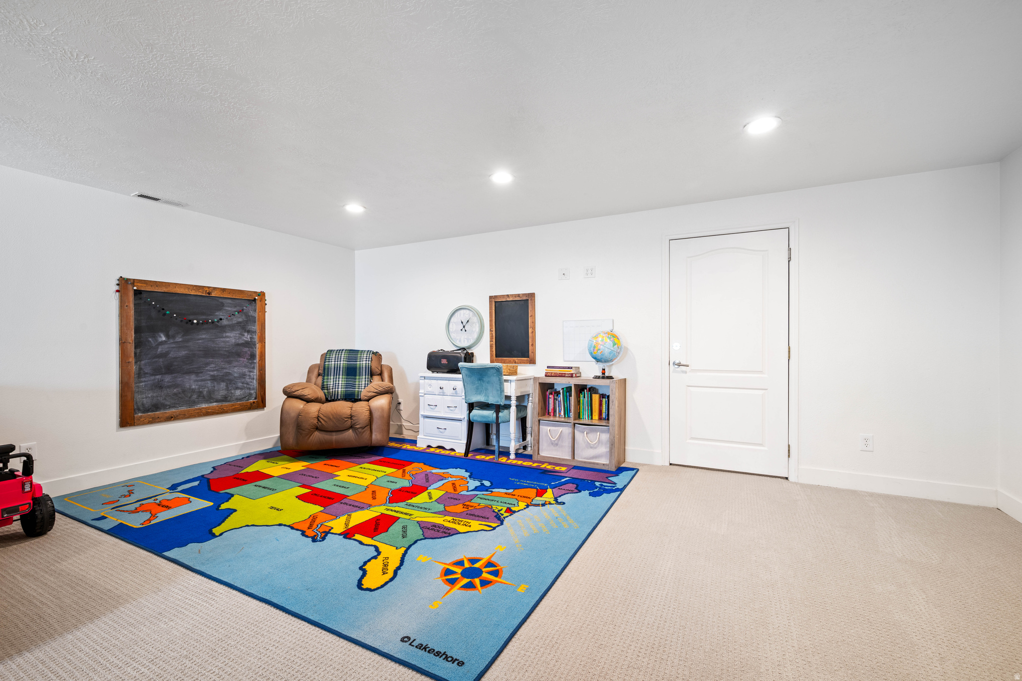 COUNTRY LANE EST - Residential