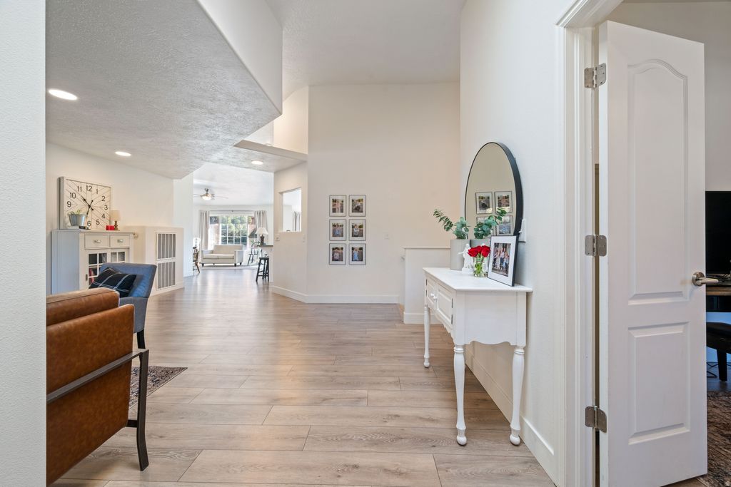 Photo of 331 S 1230 W, Hurricane, UT 84737 (MLS # 2126310)