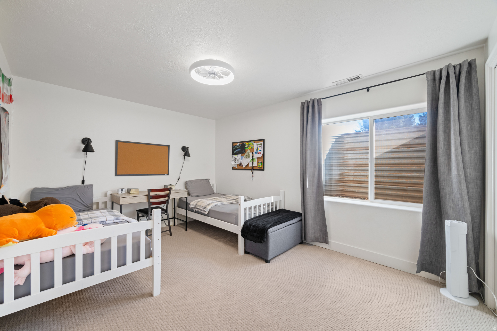 COUNTRY LANE EST - Residential