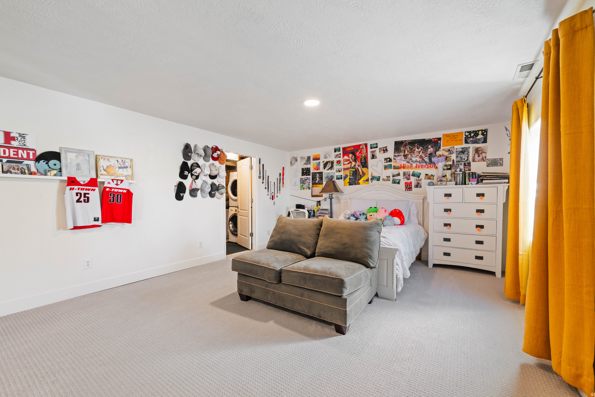 COUNTRY LANE EST - Residential