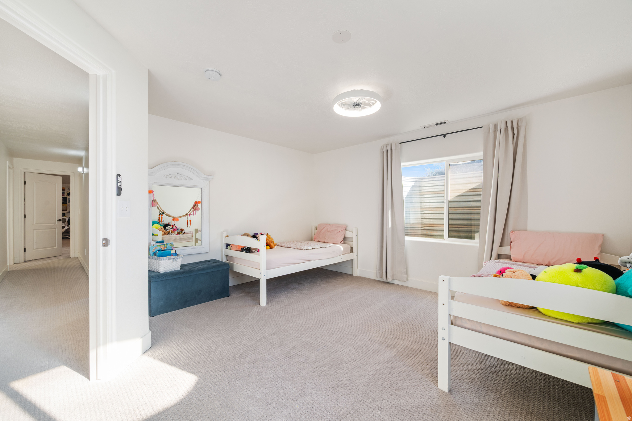 COUNTRY LANE EST - Residential