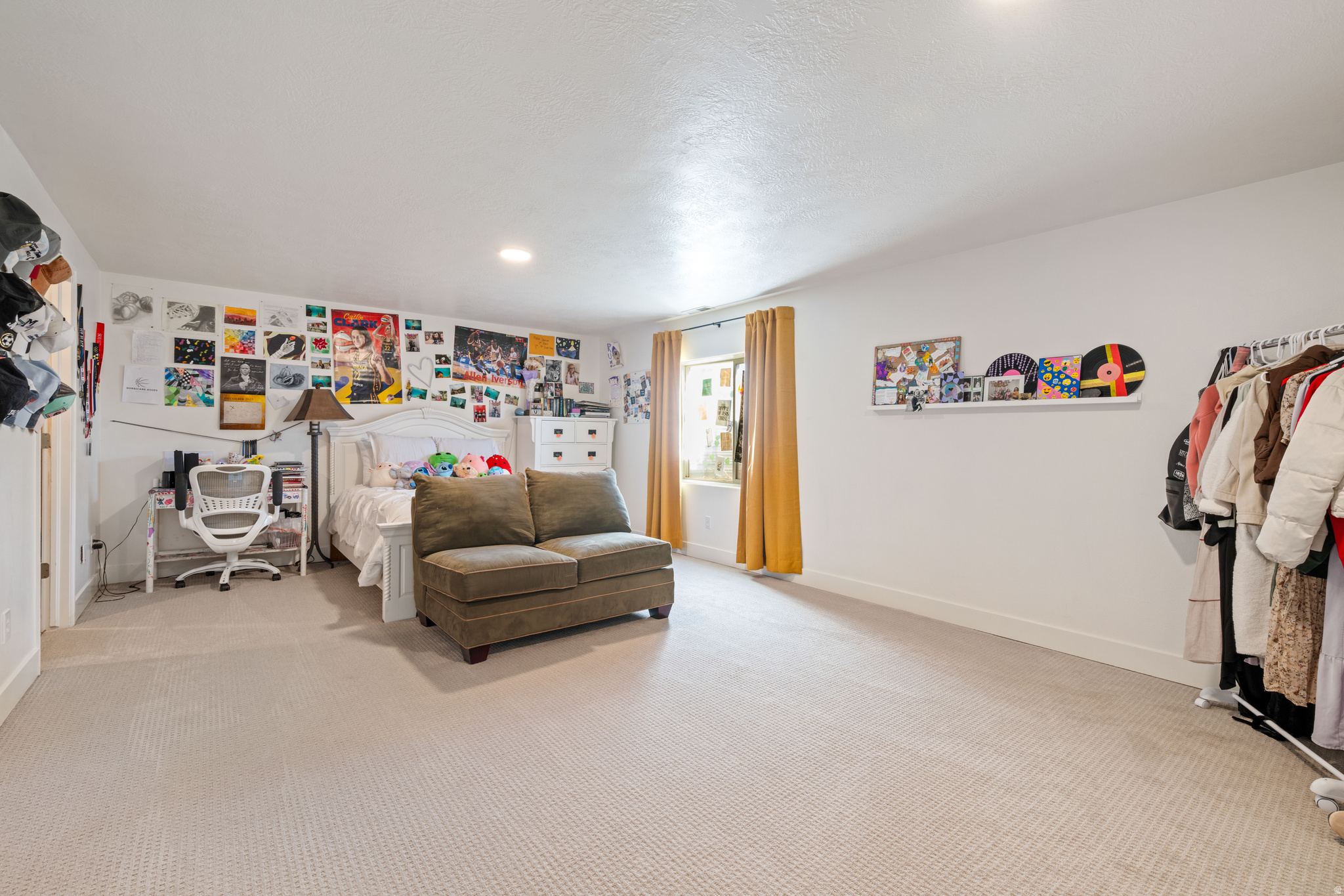 COUNTRY LANE EST - Residential