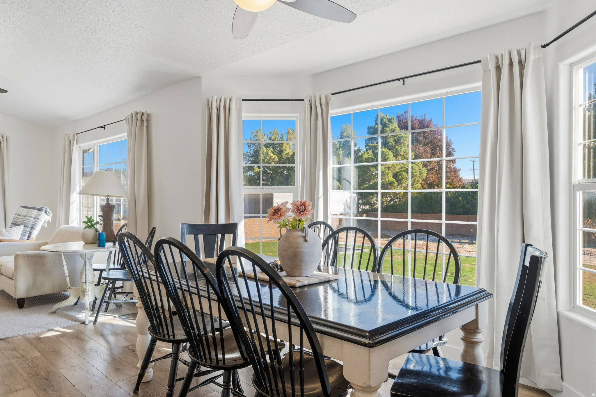 COUNTRY LANE EST - Residential