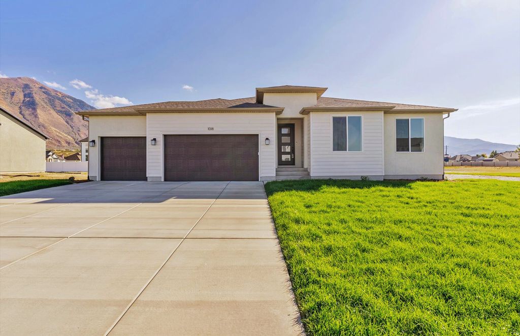 Photo of 1018 E 250 S #16, Salem, UT 84653 (MLS # 2133226)