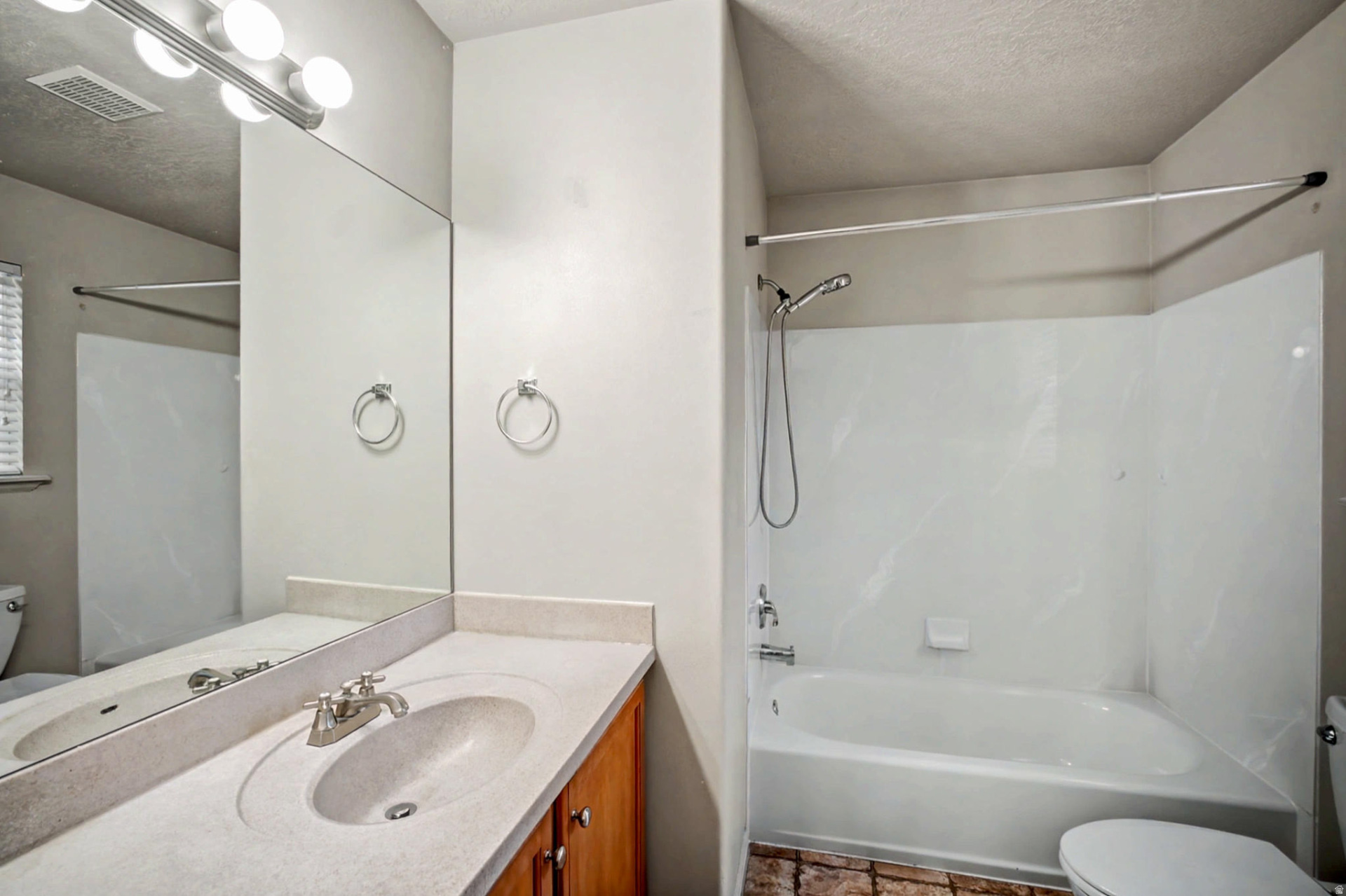 PILGRIMS LANDING - Residential Income