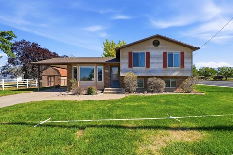 Photo of 508 W 2700 S, Syracuse, UT 84075 (MLS # 2166711)