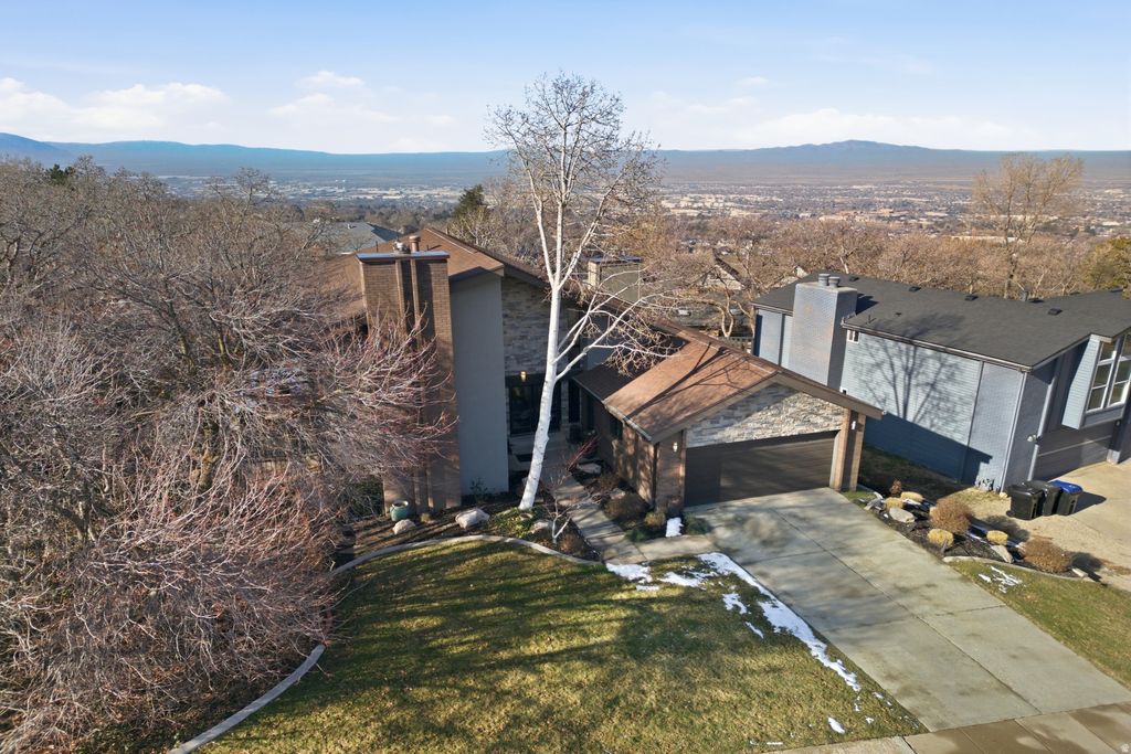 Photo of 742 E CHELSEA DR, Bountiful, UT 84010 (MLS # 2149414)