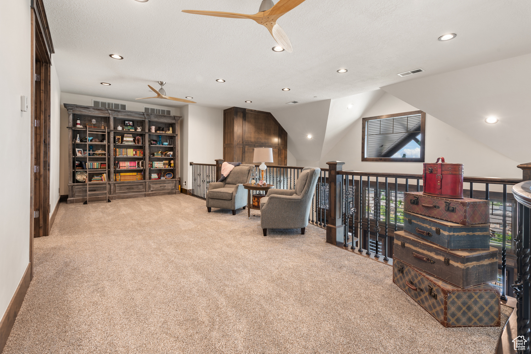LOOKOUT RIDGE - Residential