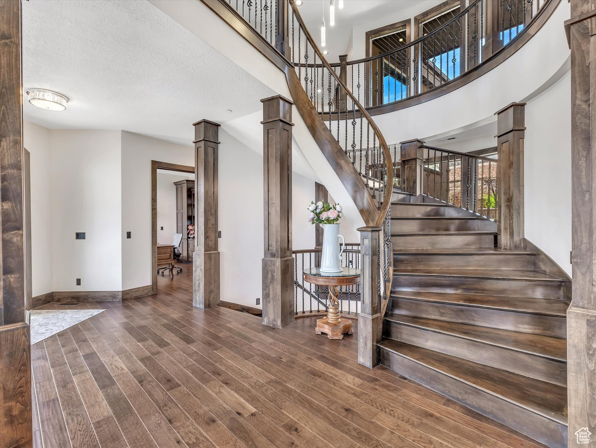 LOOKOUT RIDGE - Residential
