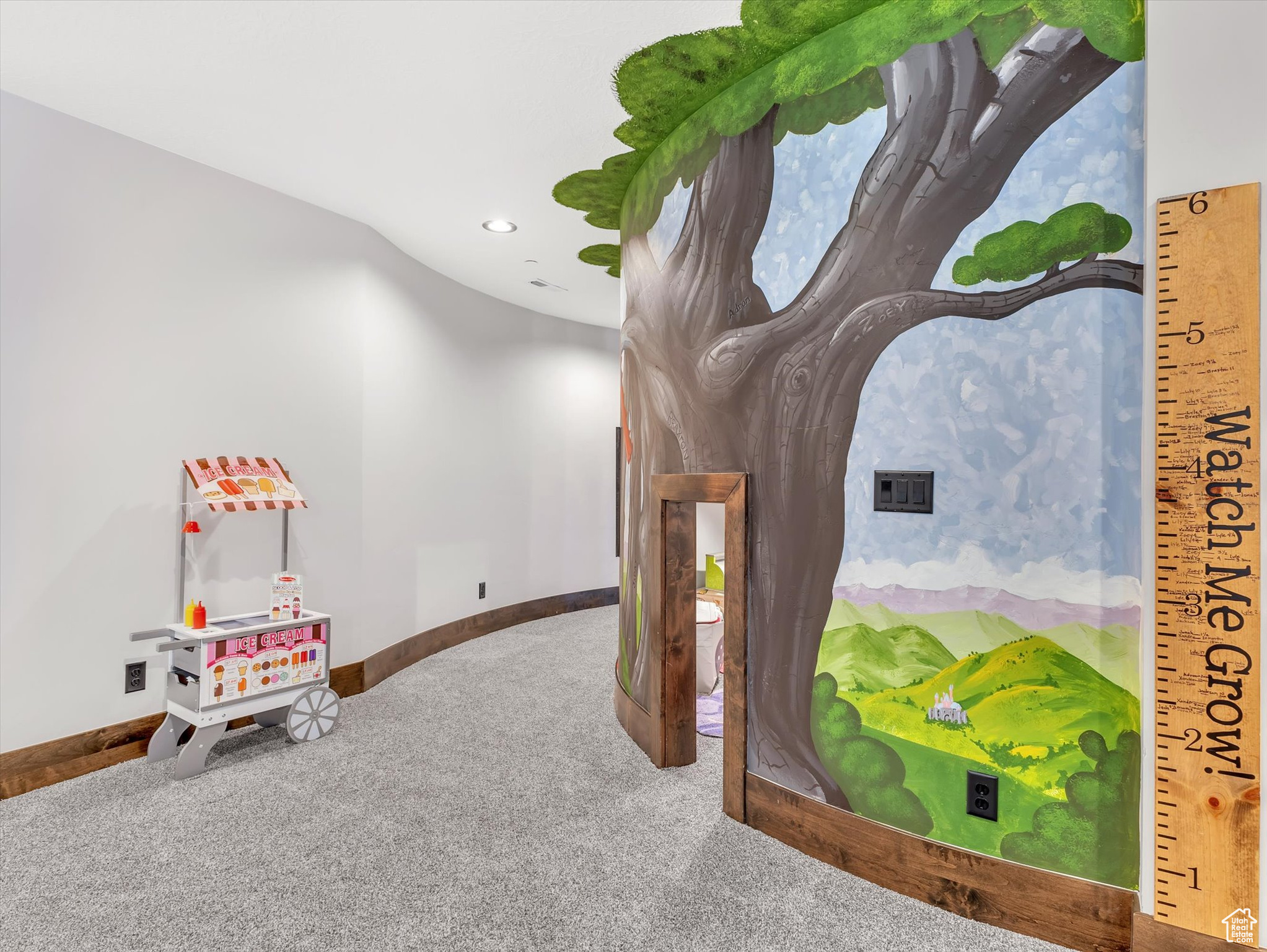 LOOKOUT RIDGE - Residential