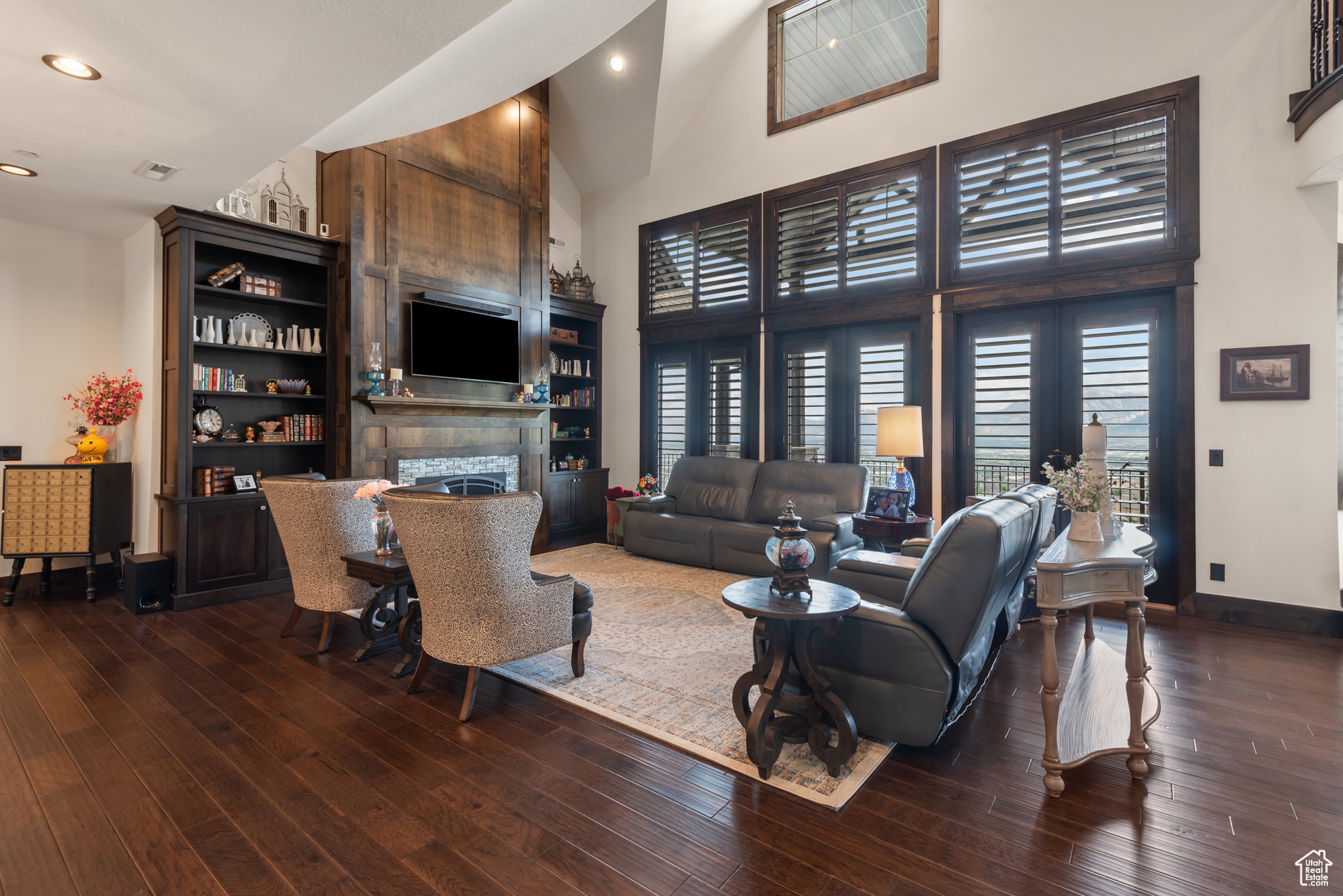 LOOKOUT RIDGE - Residential