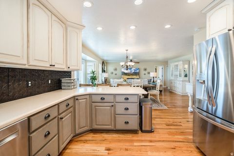 Tiny photo for 373 S SUNNY HILL CIR, Payson, UT 84651 (MLS # 2137787)