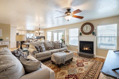 Tiny photo for 373 S SUNNY HILL CIR, Payson, UT 84651 (MLS # 2137787)