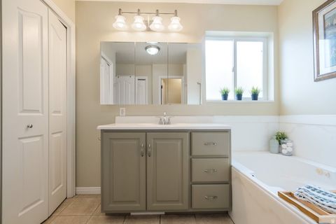 Tiny photo for 373 S SUNNY HILL CIR, Payson, UT 84651 (MLS # 2137787)