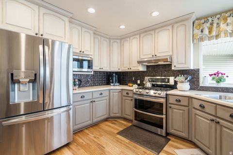 Tiny photo for 373 S SUNNY HILL CIR, Payson, UT 84651 (MLS # 2137787)