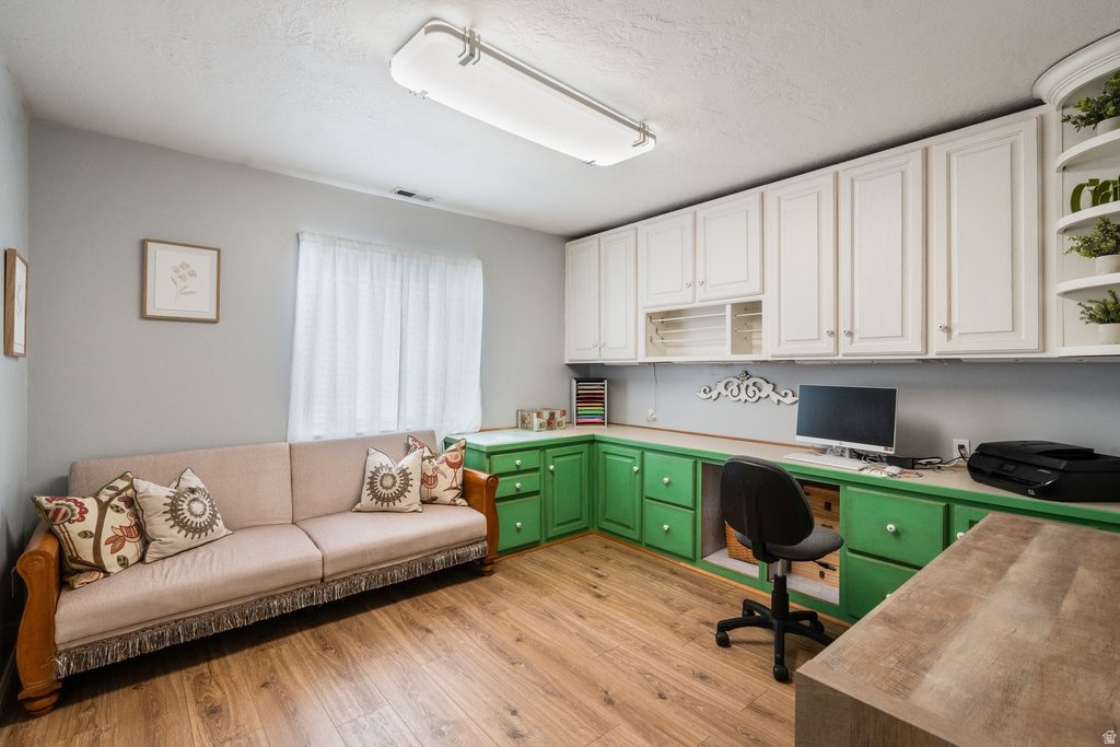 SUNNY CIRCLE - Residential