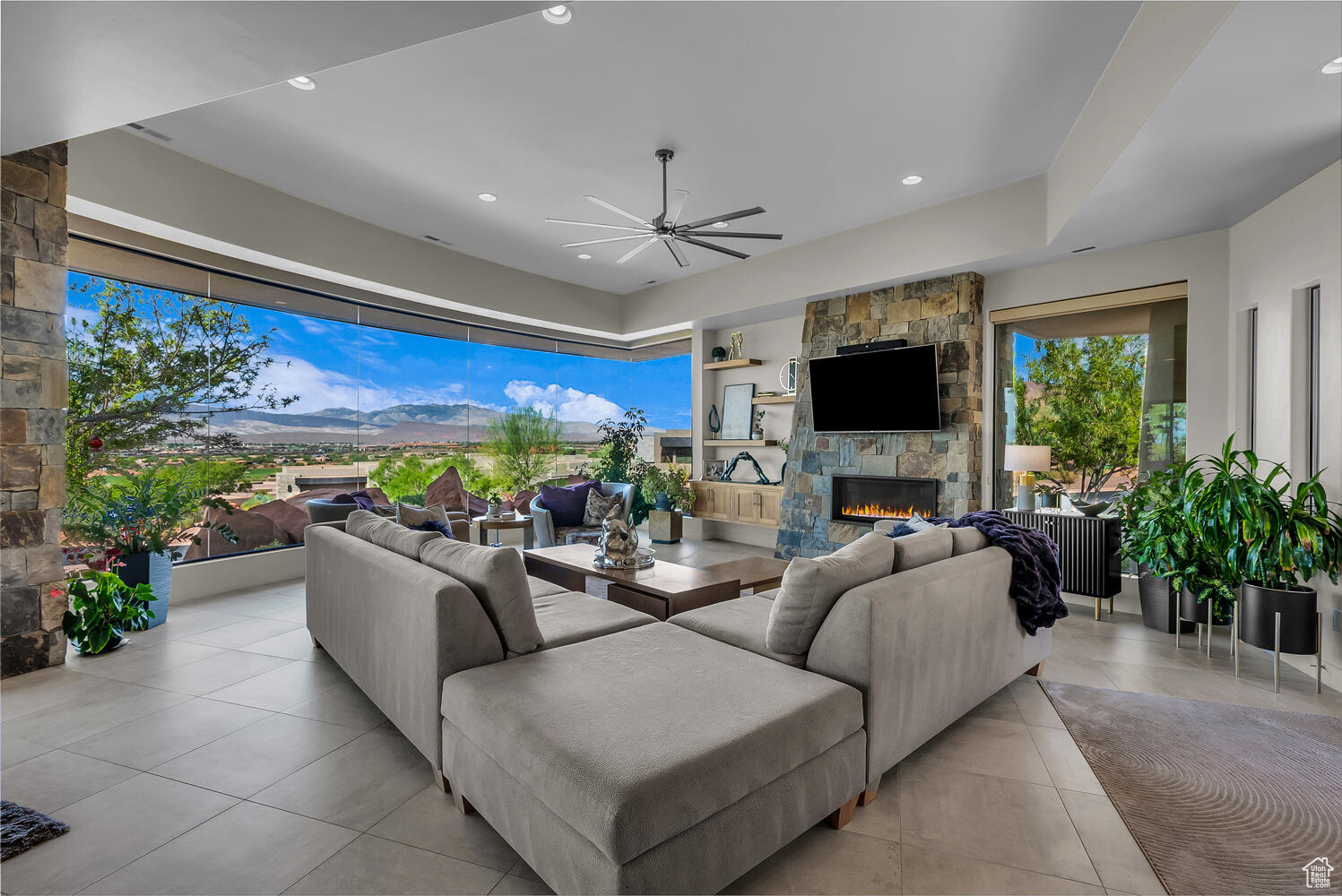 VISTAS AT ENTRADA PH 1 - Residential