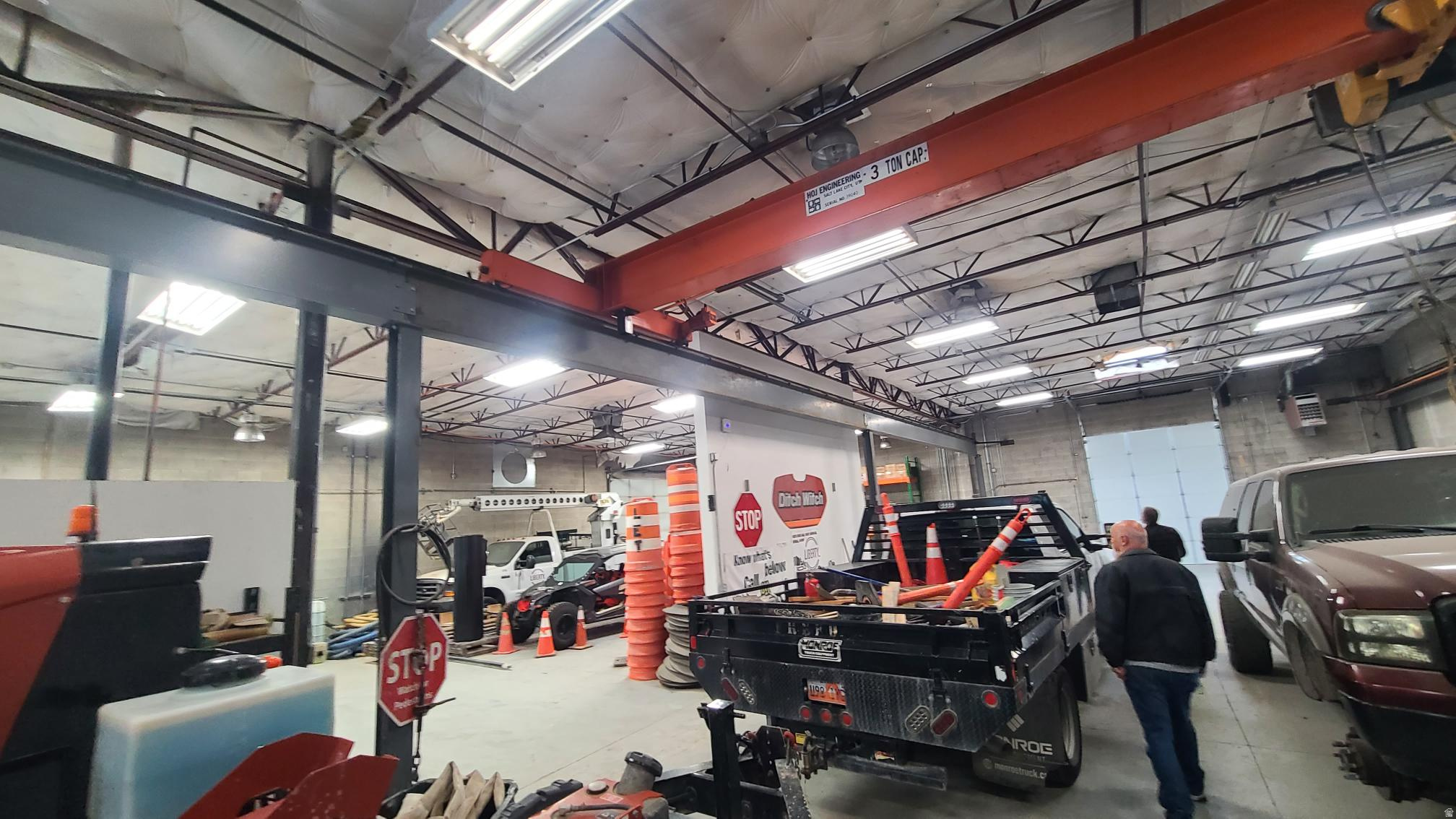 JORDAN INDUSTRIAL CENTER PHASE 2 - Commercial Lease