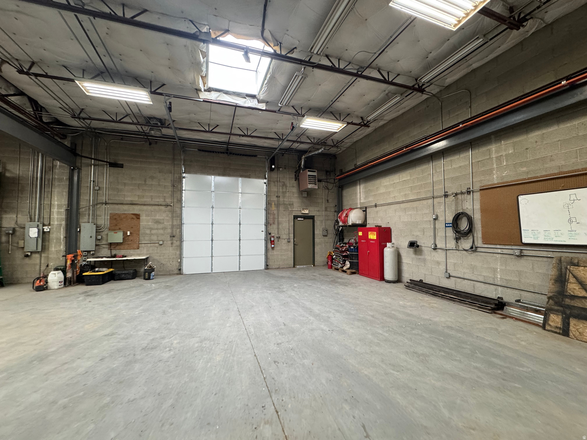 JORDAN INDUSTRIAL CENTER PHASE 2 - Commercial Lease