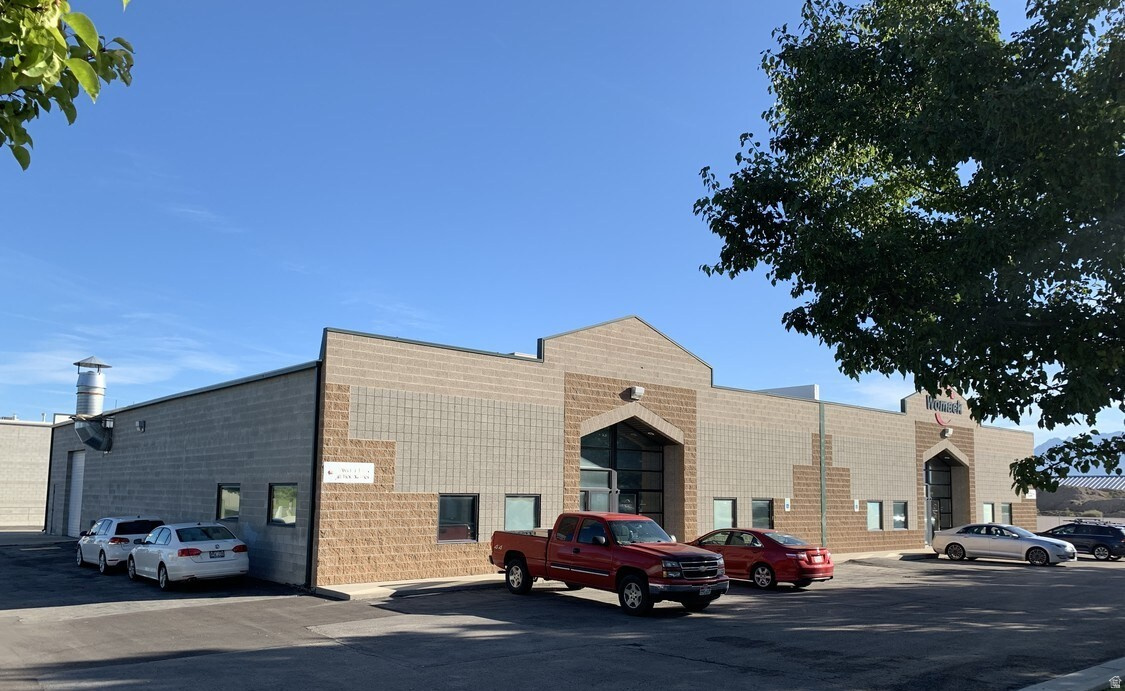 JORDAN INDUSTRIAL CENTER PHASE 2 - Commercial Lease