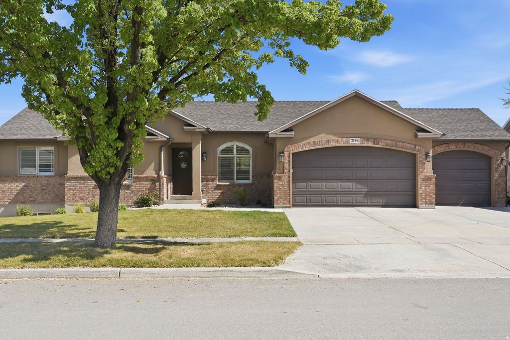 Photo of 2486 S ASTER WAY, Saratoga Springs, UT 84045 (MLS # 2149796)