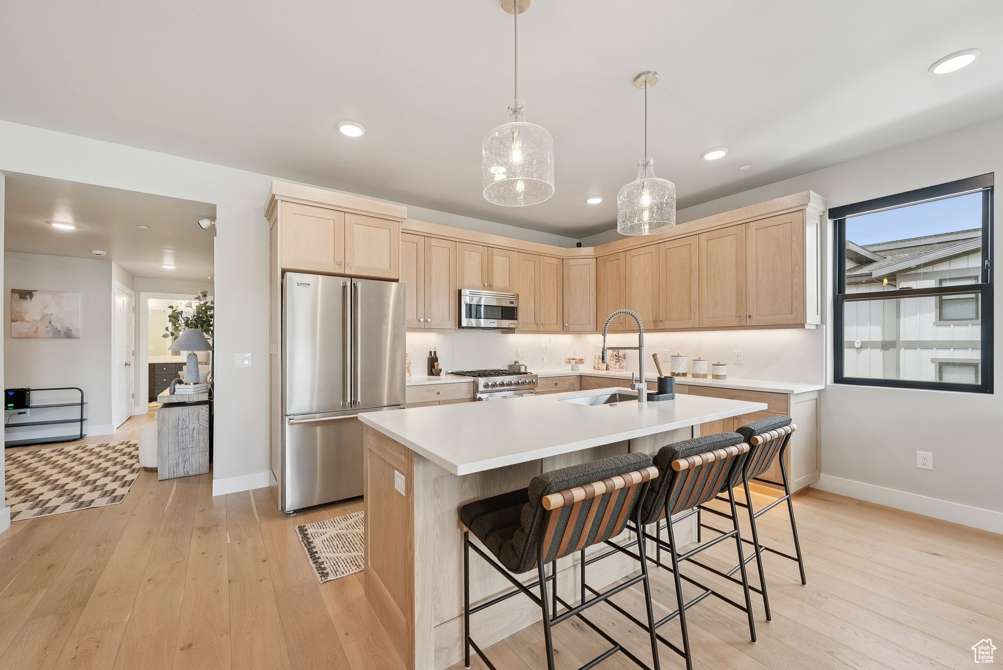 MAYFLOWER LAKESIDE - Residential