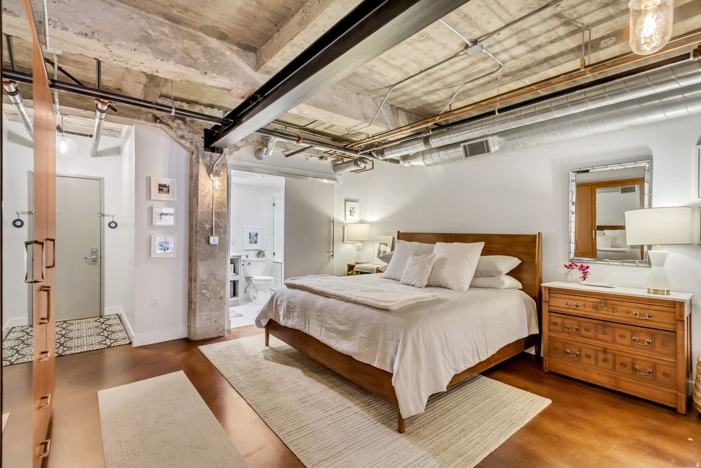 Photo of 328 W 200 S #304, Salt Lake City, UT 84101 (MLS # 2160537)