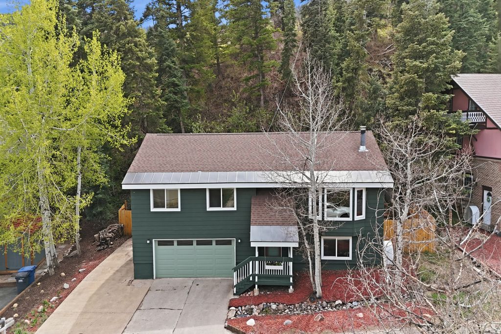 Photo of 575 ASPEN DR, Park City, UT 84098 (MLS # 2154367)