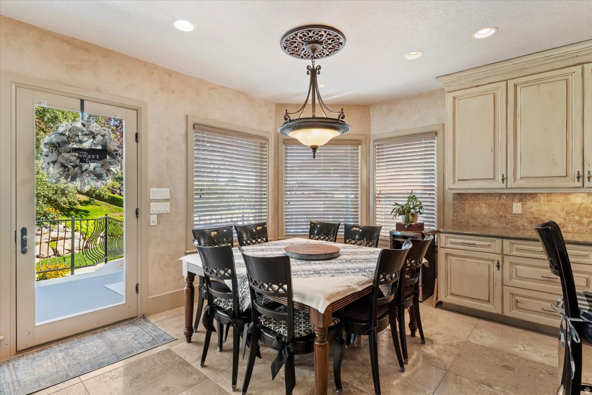 FAIRWAY COVE - Residential