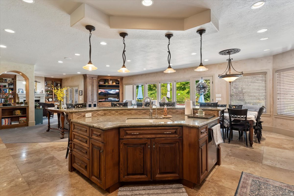 FAIRWAY COVE - Residential