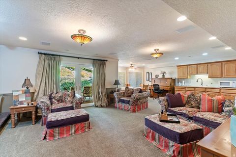 Tiny photo for 960 E PAR THREE CIR, Fruit Heights, UT 84037 (MLS # 2148775)