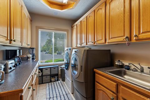 Tiny photo for 960 E PAR THREE CIR, Fruit Heights, UT 84037 (MLS # 2148775)