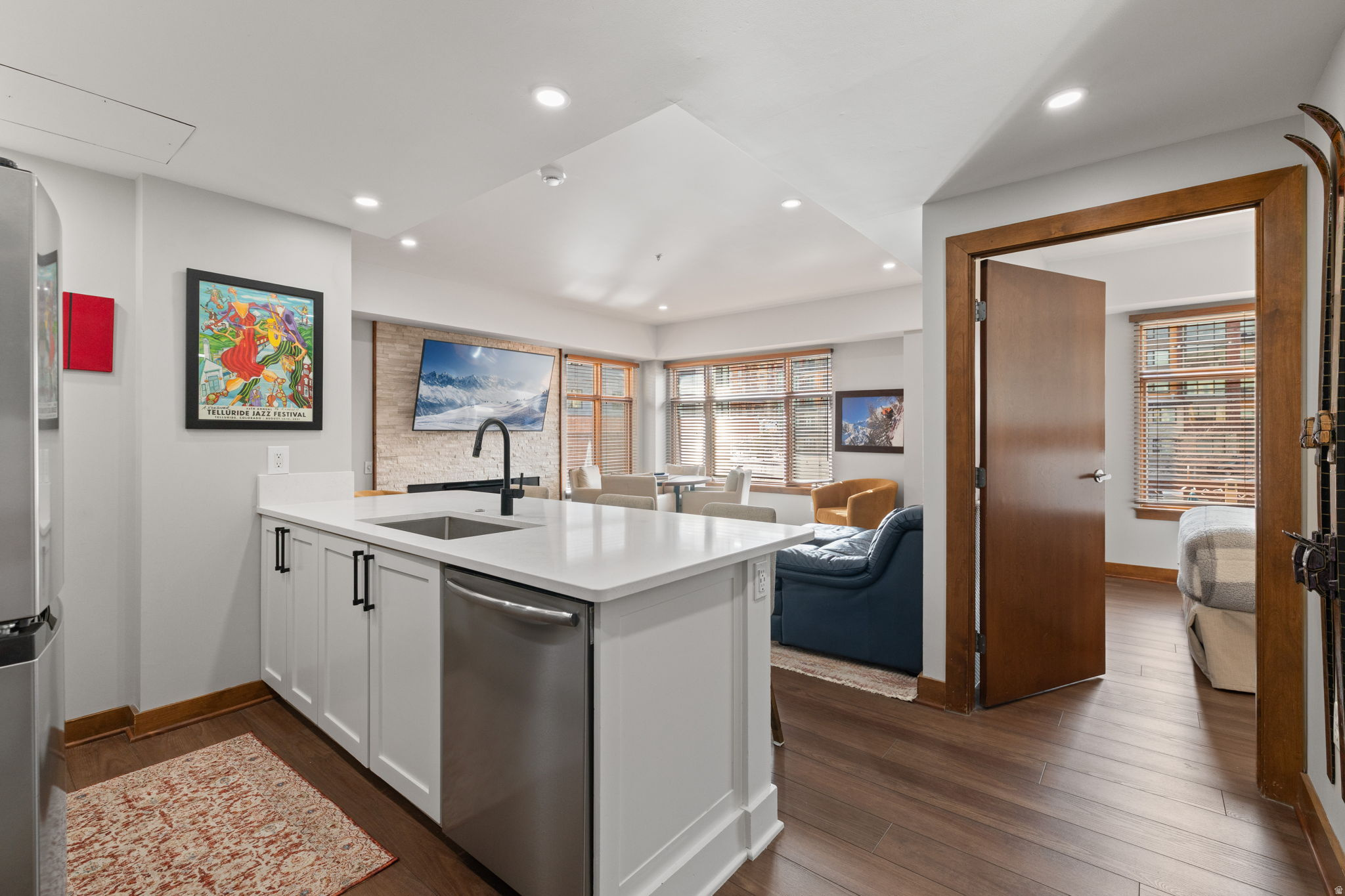 SUNDIAL LODGE - Residential