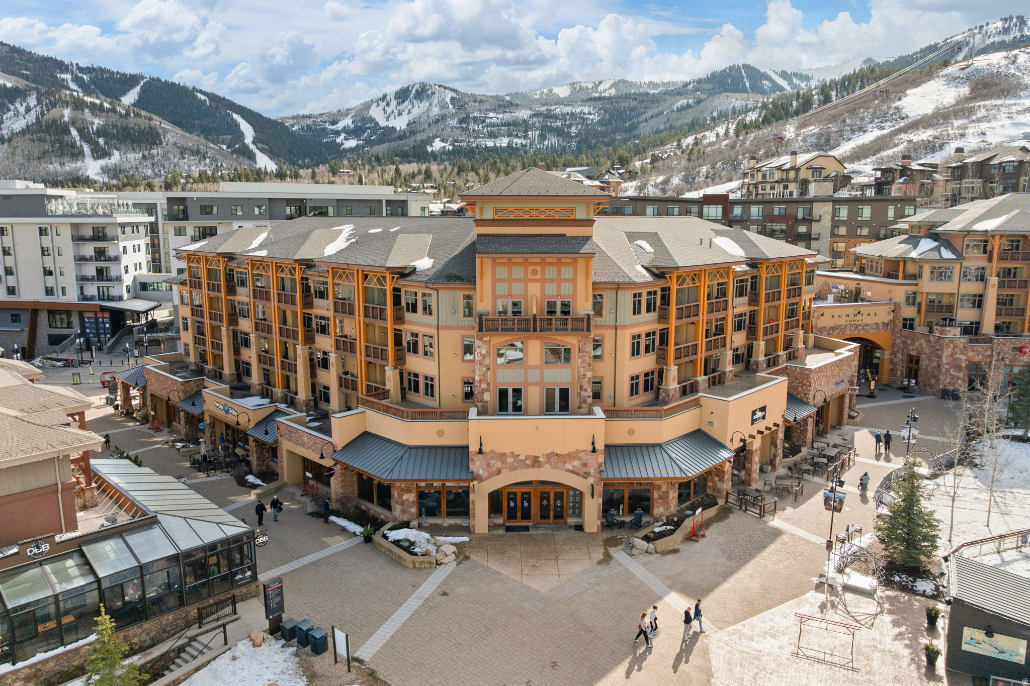 SUNDIAL LODGE - Residential