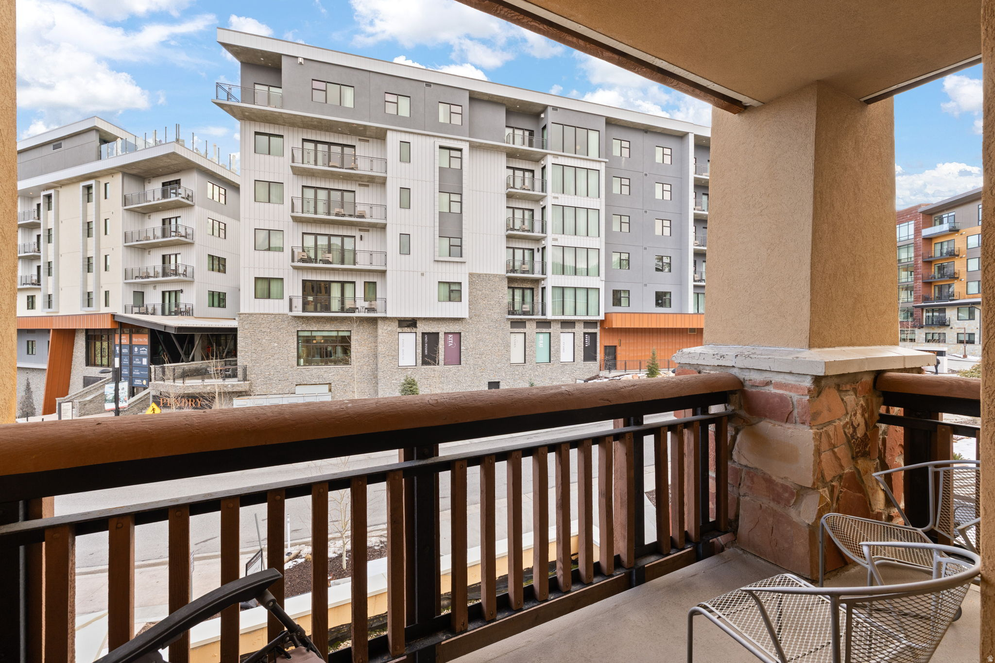 SUNDIAL LODGE - Residential