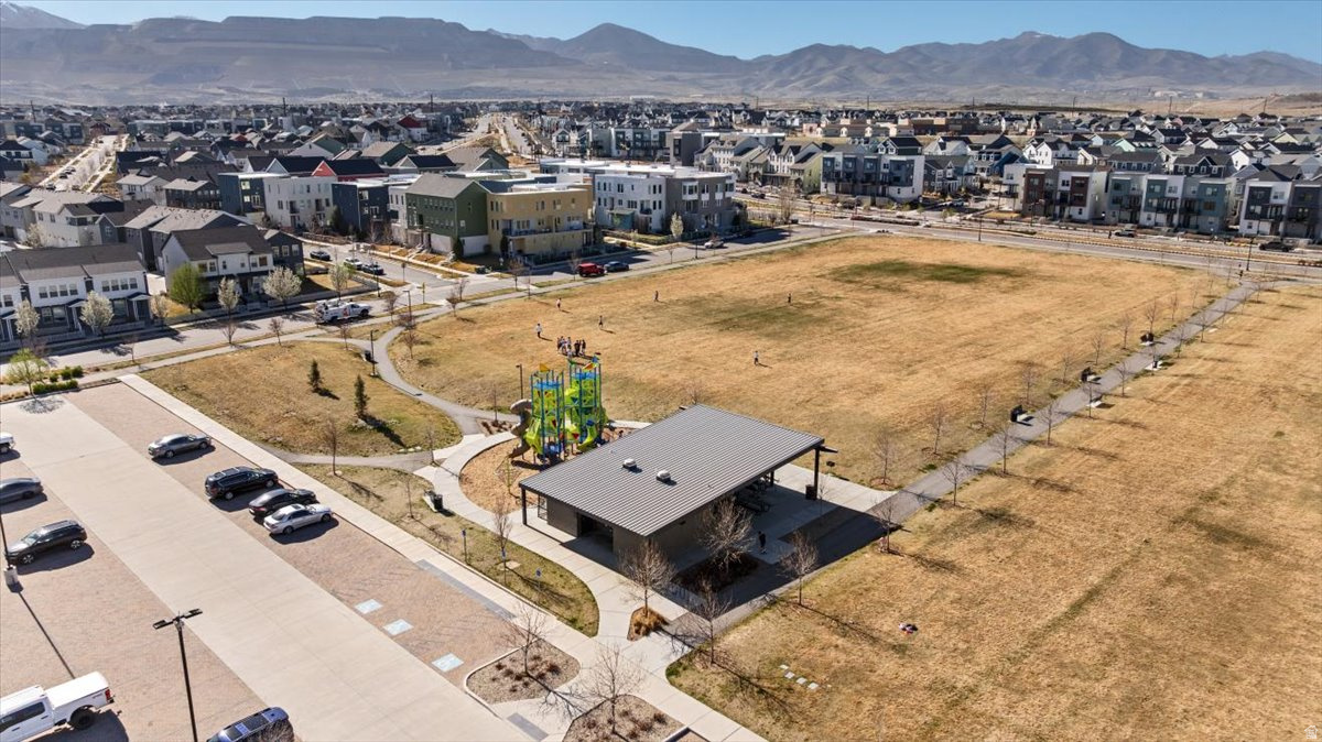 DAYBREAK - Residential