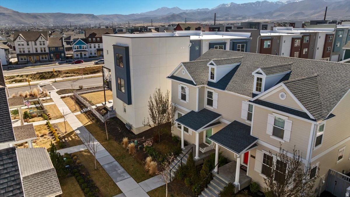 DAYBREAK - Residential